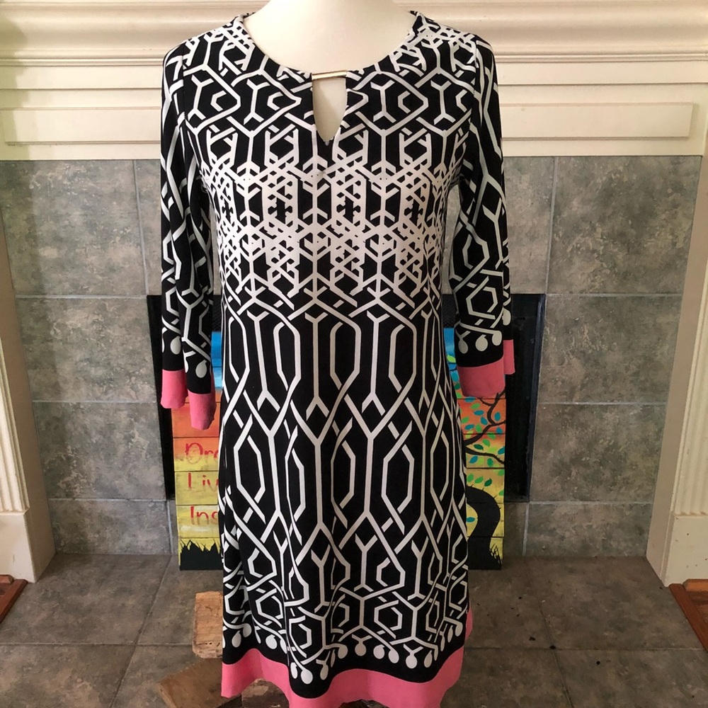 Ladies Dress with KeyHole Neckline